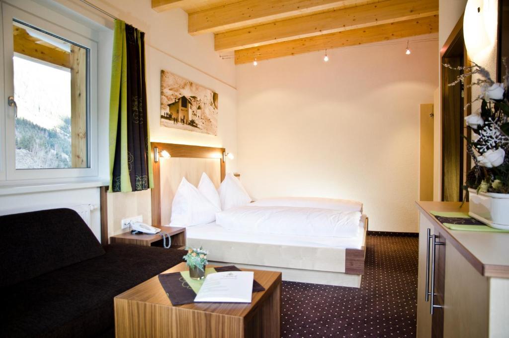 Hotel Tannenhof Ischgl Room photo